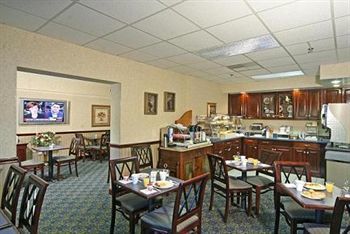 Inn Clarion Biltmore Village 2*